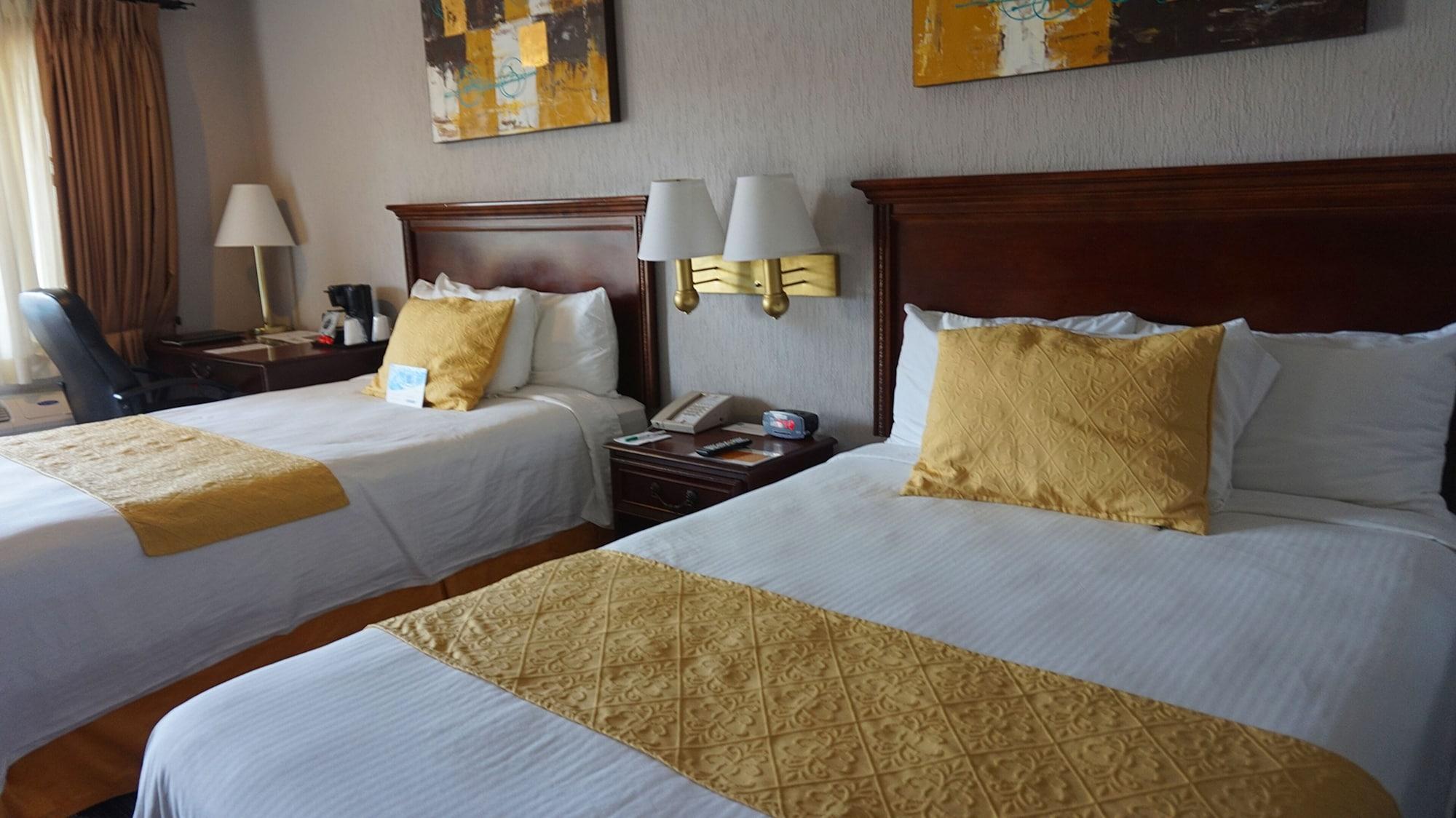 Quality Inn Пьедрас-Неграс Экстерьер фото