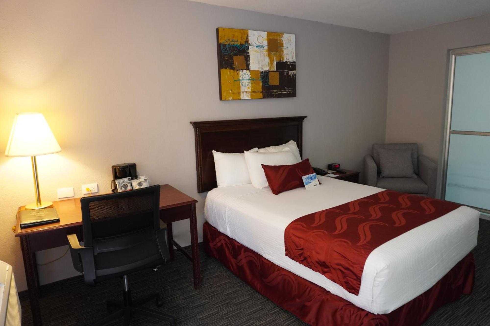 Quality Inn Пьедрас-Неграс Экстерьер фото