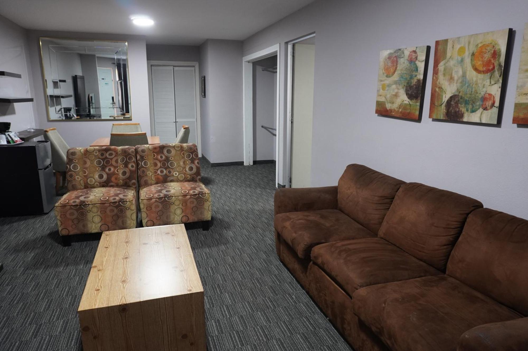 Quality Inn Пьедрас-Неграс Экстерьер фото
