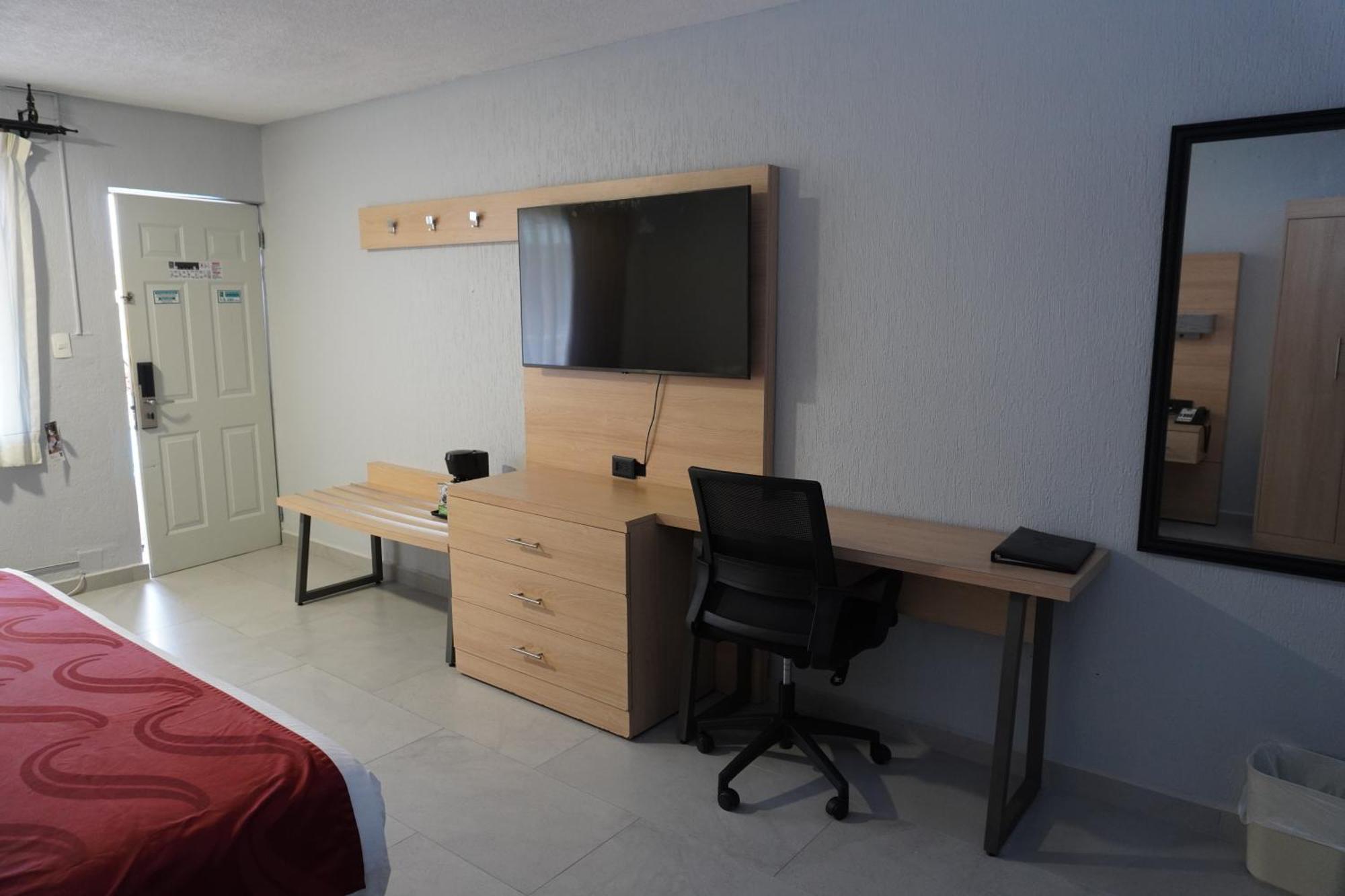 Quality Inn Пьедрас-Неграс Экстерьер фото