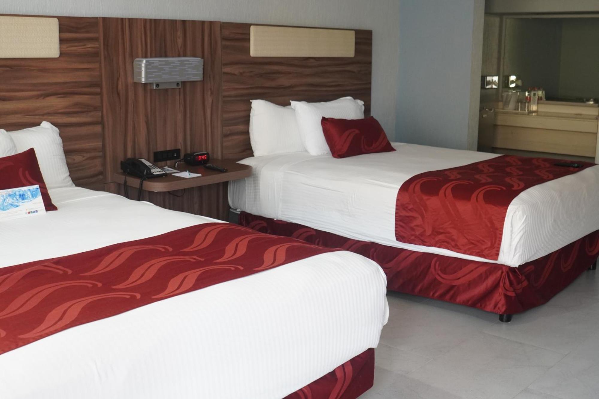 Quality Inn Пьедрас-Неграс Экстерьер фото