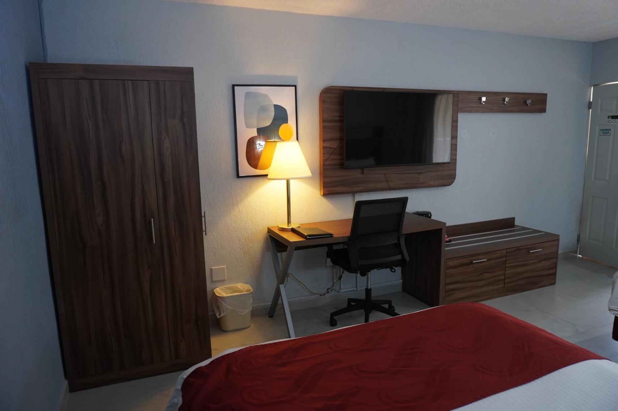 Quality Inn Пьедрас-Неграс Экстерьер фото