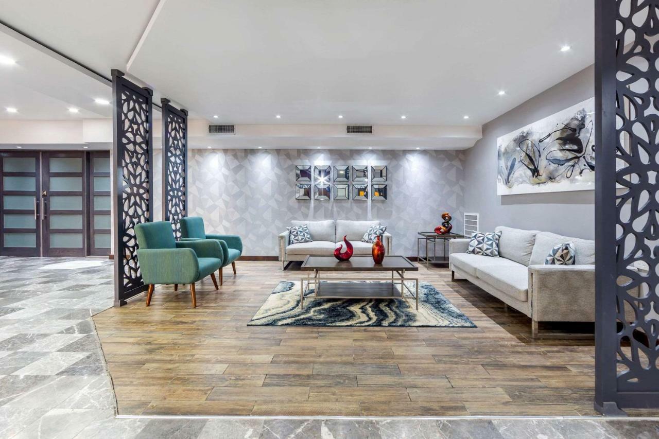 Quality Inn Пьедрас-Неграс Экстерьер фото
