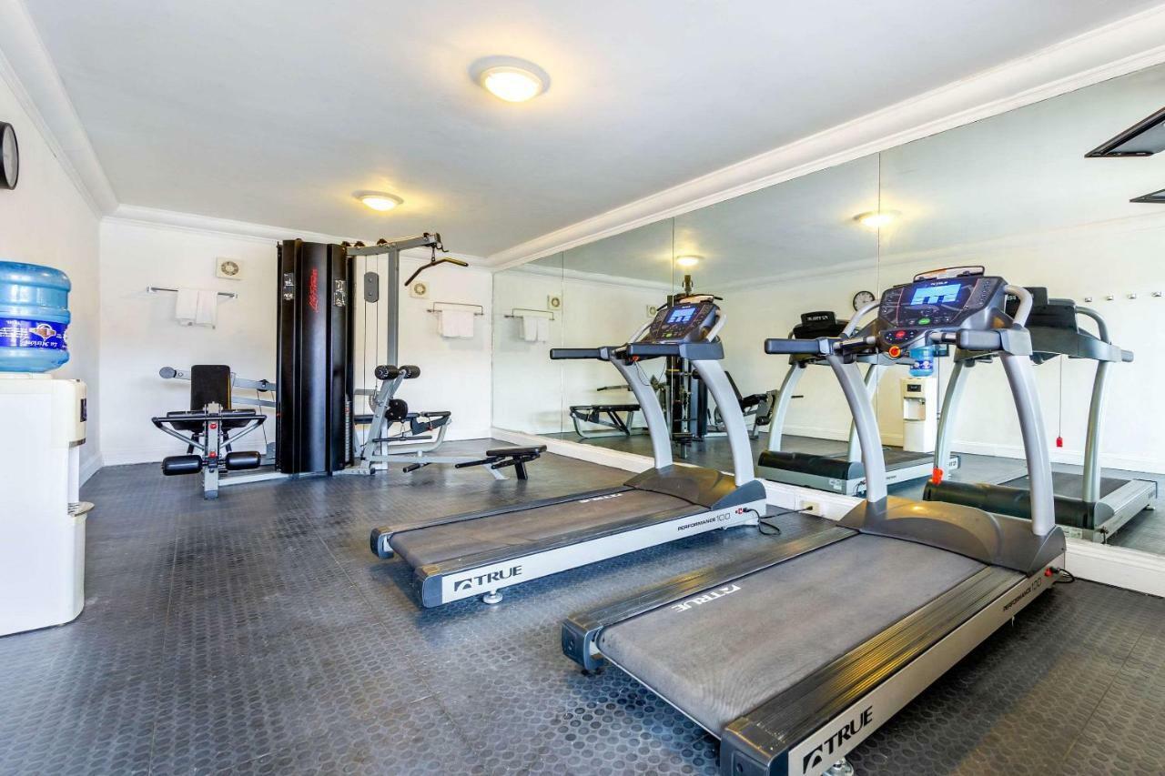 Quality Inn Пьедрас-Неграс Экстерьер фото