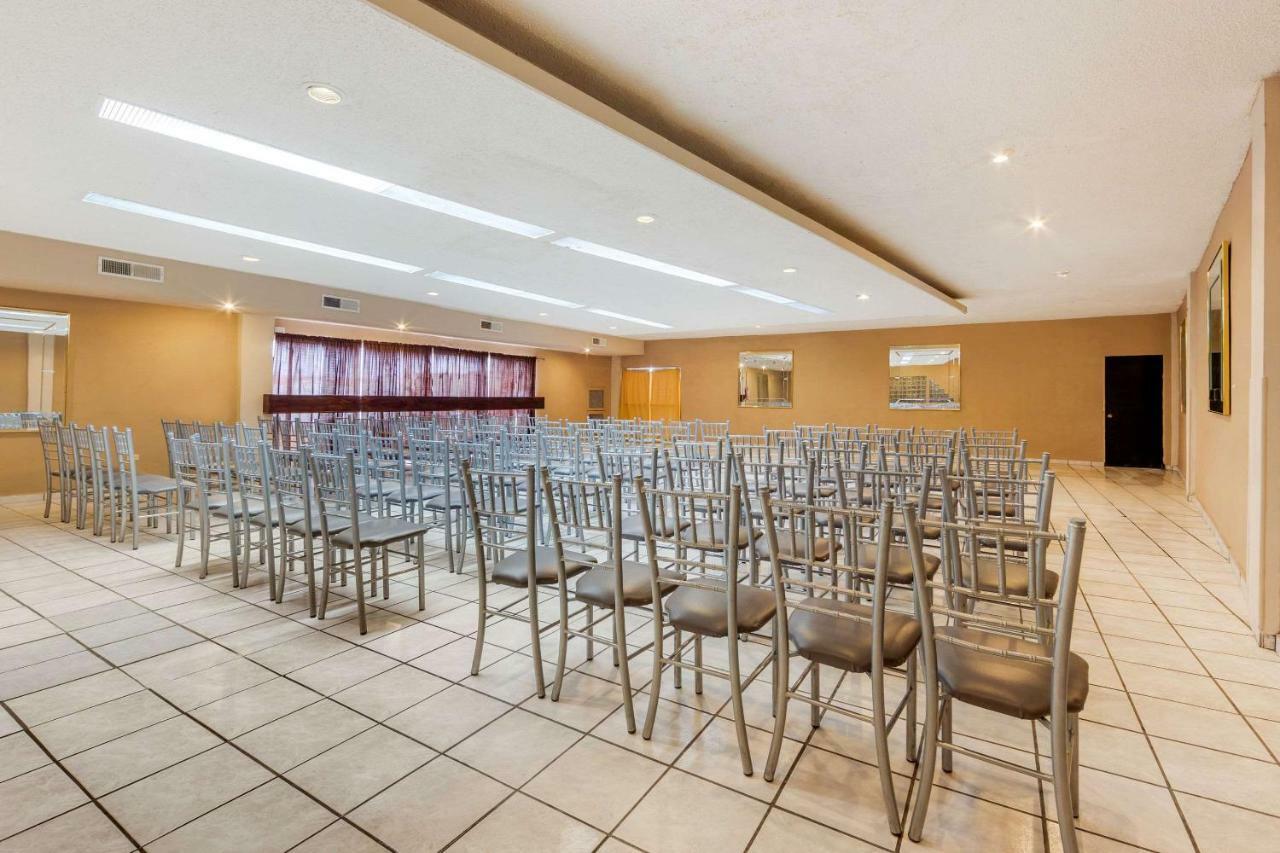 Quality Inn Пьедрас-Неграс Экстерьер фото