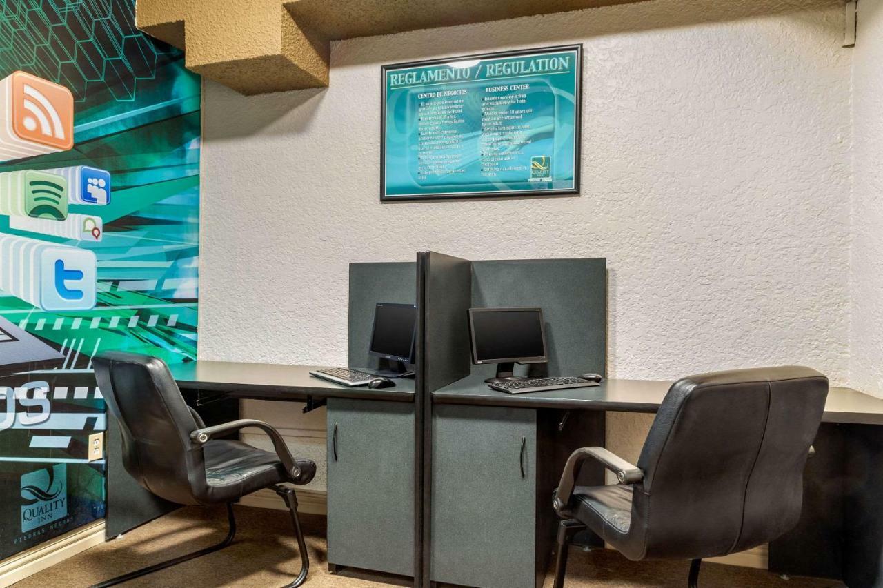 Quality Inn Пьедрас-Неграс Экстерьер фото