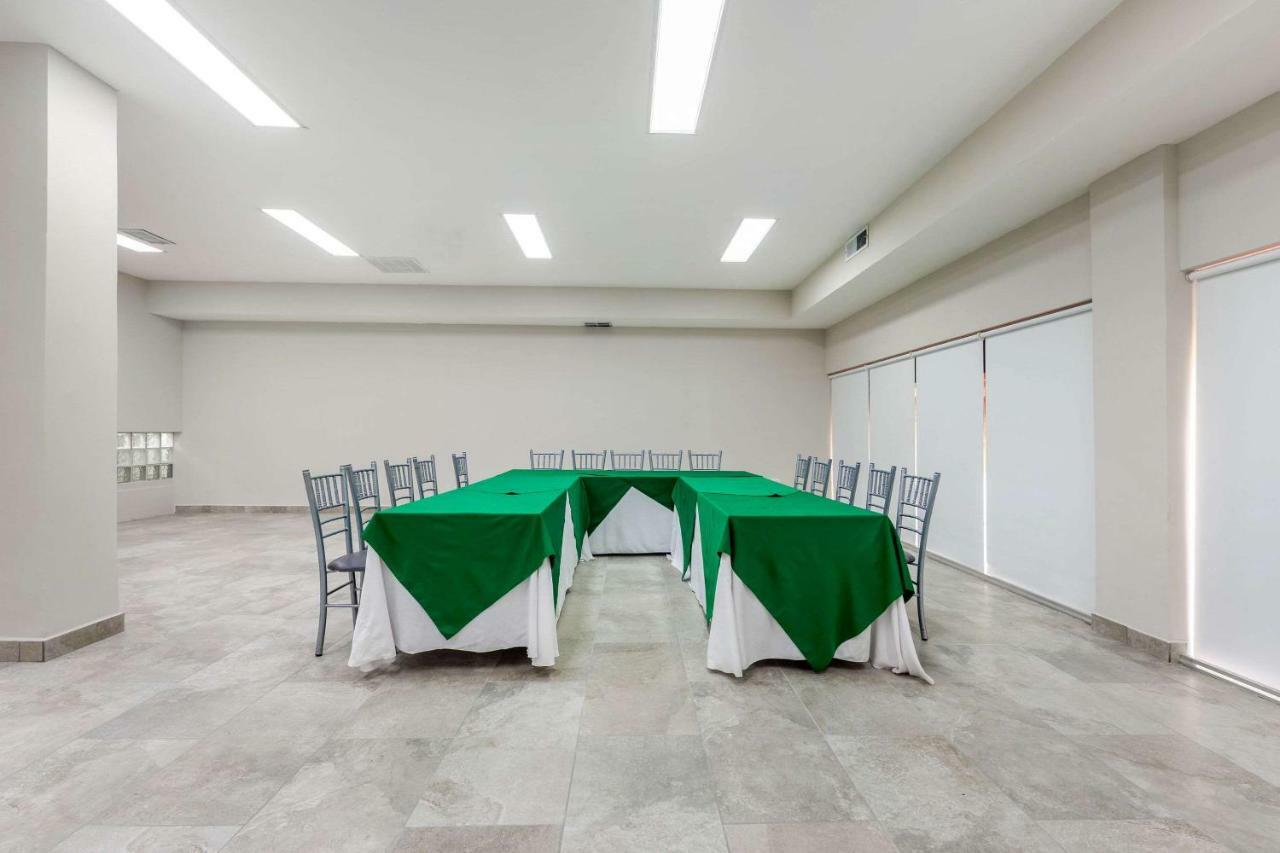 Quality Inn Пьедрас-Неграс Экстерьер фото